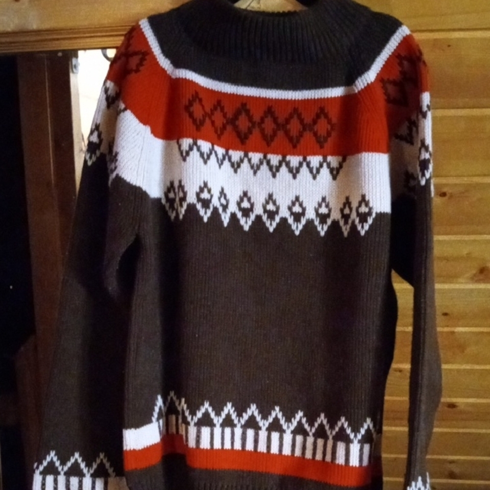 Men's Brown and Red Patterned Sweater